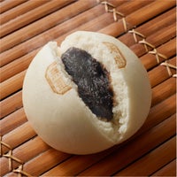 新宿中村屋 天成（小）餡饅（あんまん）の湯気が立ち上る出来立て感のある画像