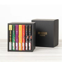 新宿中村屋　四川麻婆豆腐コンプリートBOX（黒）の蓋を開けた状態。麻婆豆腐や麻婆茄子などの中華ソースが詰め合わせられた内容が見える画像