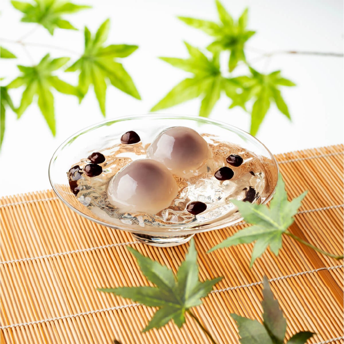 新宿中村屋 水まんじゅうを皿に盛り付けたイメージ