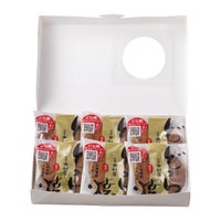 新宿中村屋のどら焼 6個入、個包装を並べたセット内容が確認できる詰め合わせ商品画像